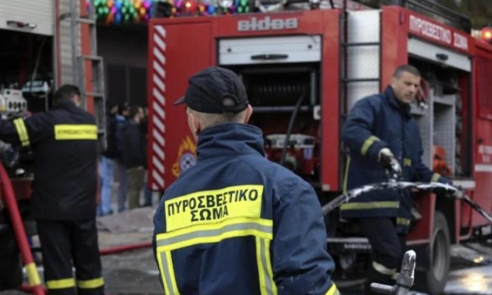 Νέος Κόσμος: Στις φλόγες τυλίχτηκε διαμέρισμα